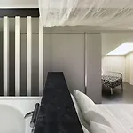 Moure Hotel
