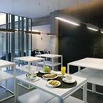 Hotel Moure 2*