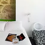 Moure Отель