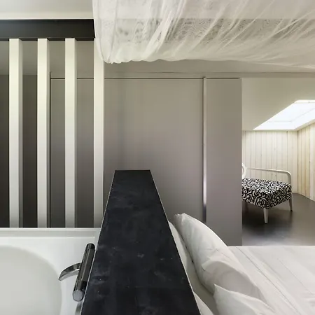 Moure Hotel