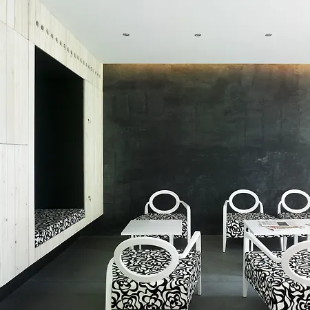 Moure Hotel