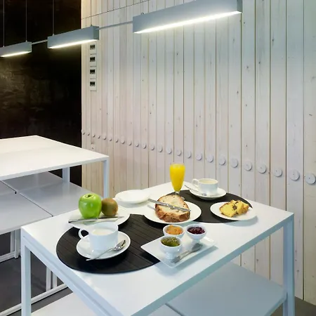 Hotel Moure 2*