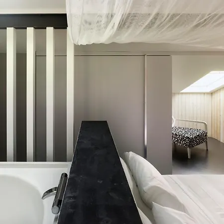 Moure Hotel