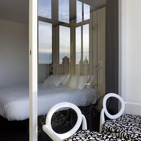 Hotel Moure 2*