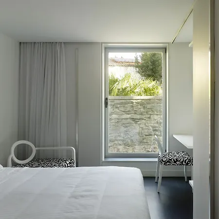 Hotel Moure 2*