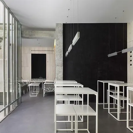 Moure Hotel